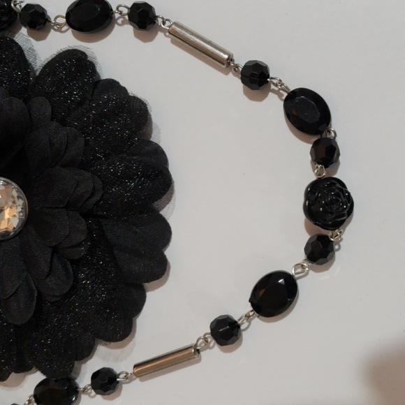 Silver Tone Chain Black Flower Fabric Brooch & Black Beads Crystal Necklace Set - Picture 5 of 9